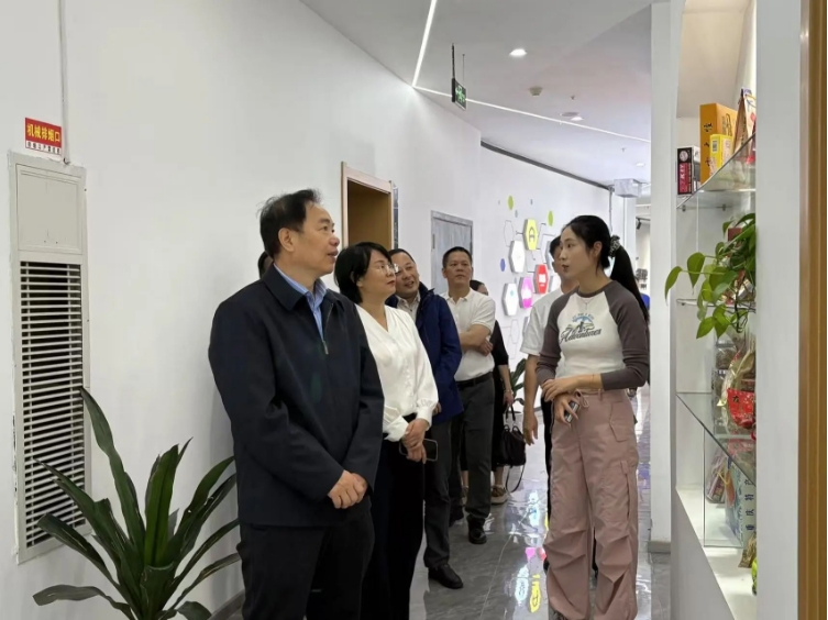 走访传暖意·携手促发展 | 广西贺州工商联一行走访余上鸥集团